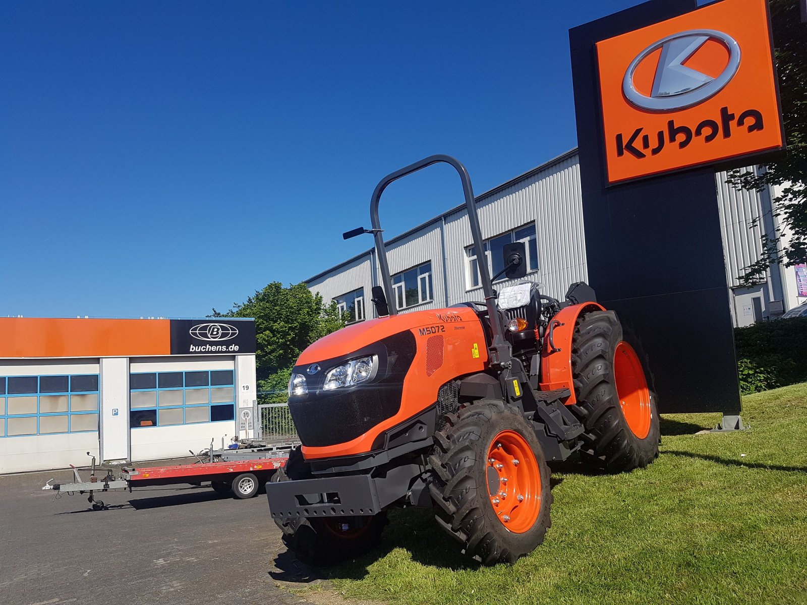 Obstbautraktor of the type Kubota M5072 Narrow, Neumaschine in Olpe (Picture 7)