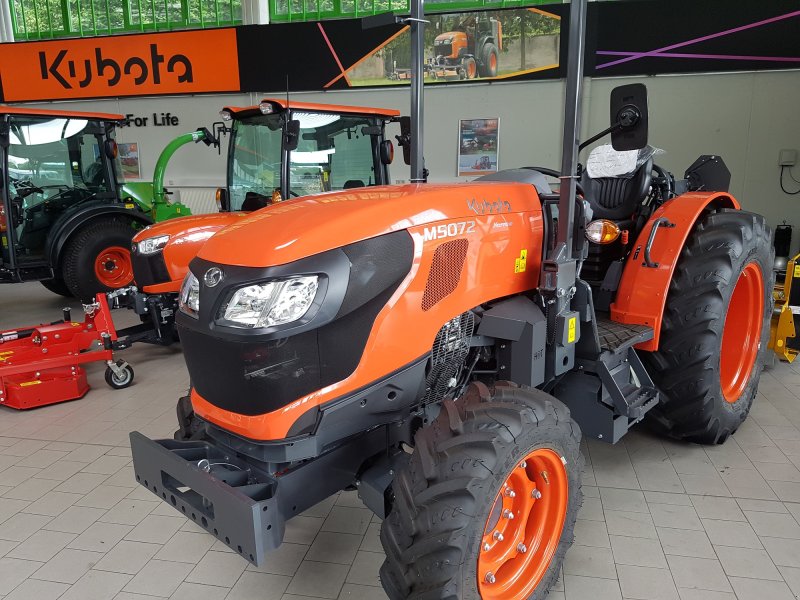 Obstbautraktor of the type Kubota M5072 Narrow, Neumaschine in Olpe (Picture 1)