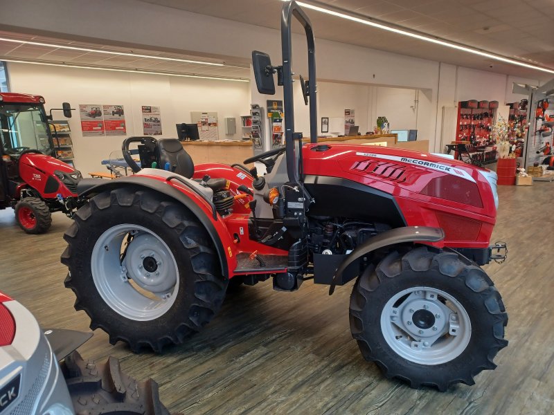 Obstbautraktor of the type McCormick X2.055, Neumaschine in Kronach (Picture 1)