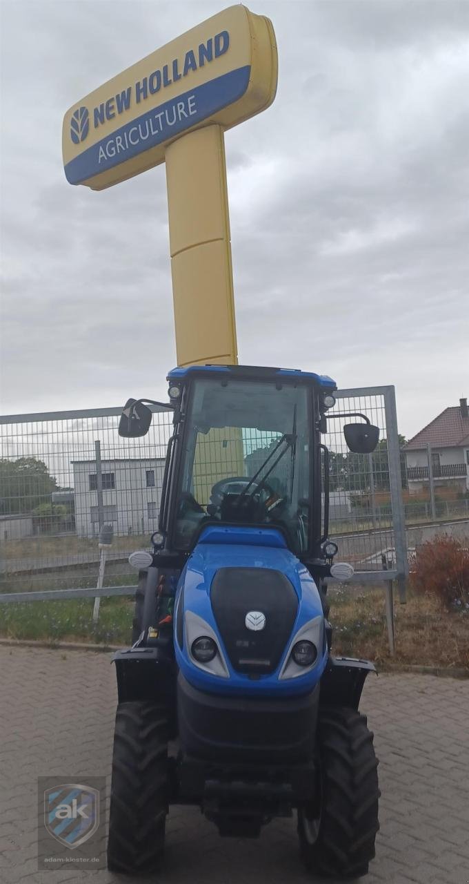 Obstbautraktor of the type New Holland T4.80VCABST5, Neumaschine in Mörstadt (Picture 1)