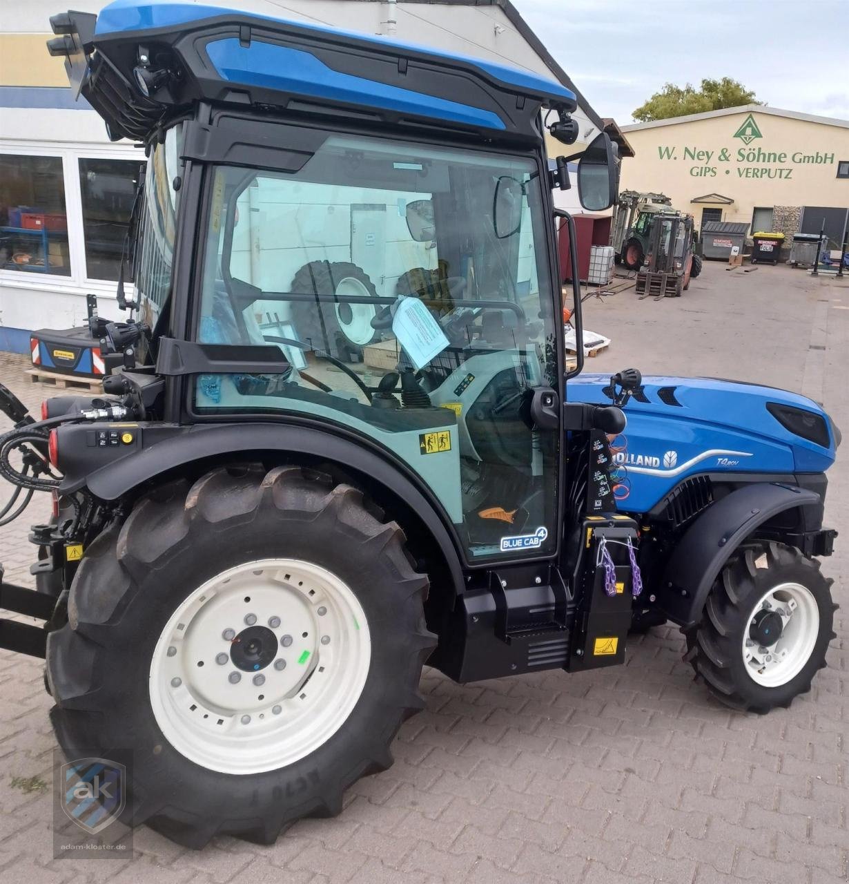 Obstbautraktor of the type New Holland T4.80VCABST5, Neumaschine in Mörstadt (Picture 3)