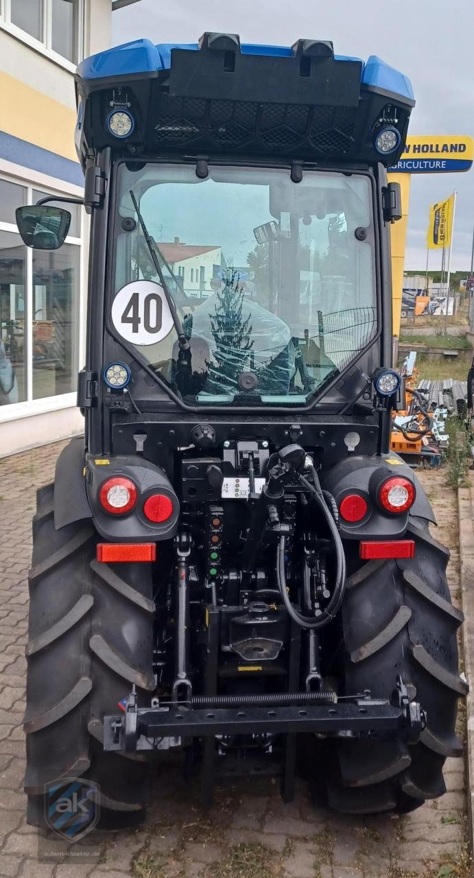 Obstbautraktor of the type New Holland T4.80VCABST5, Neumaschine in Mörstadt (Picture 4)