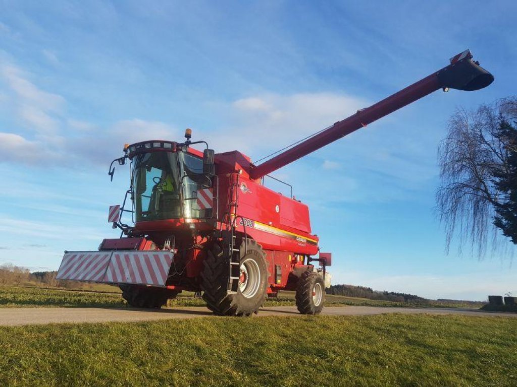 Oldtimer-Mähdrescher des Typs Case IH 2388 Exclusive, Gebrauchtmaschine in Київ (Bild 2)