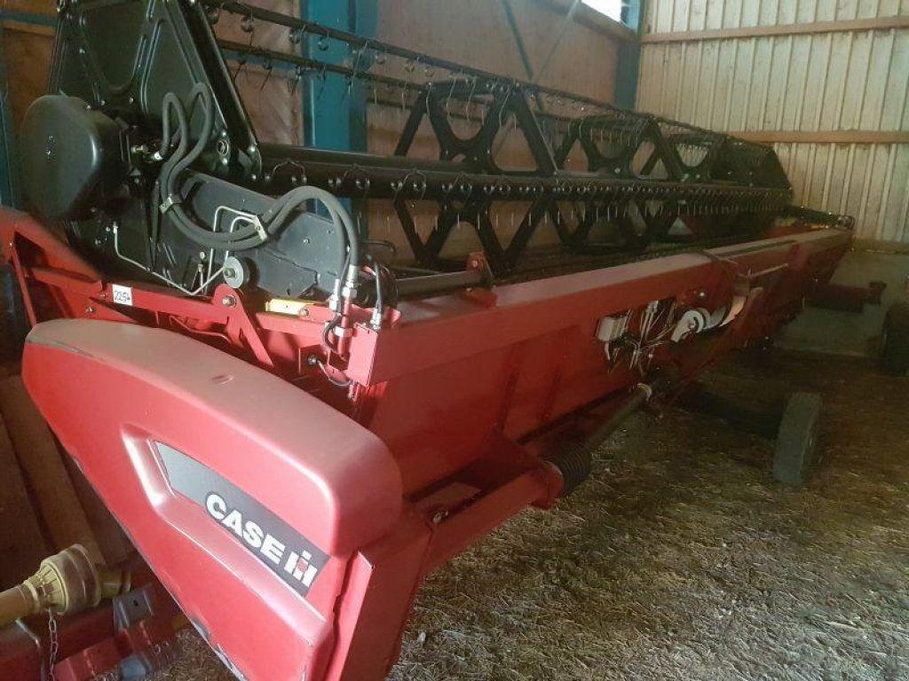 Oldtimer-Mähdrescher des Typs Case IH 2388 Exclusive, Gebrauchtmaschine in Київ (Bild 13)