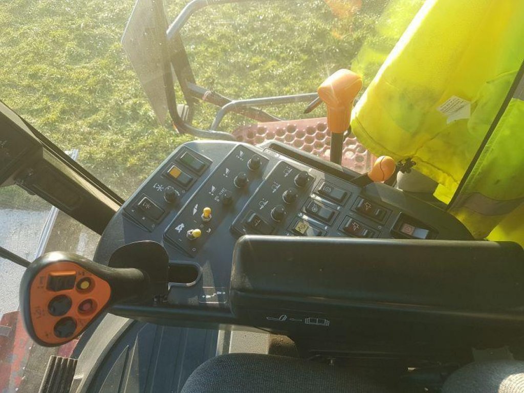 Oldtimer-Mähdrescher des Typs Case IH 2388 Exclusive, Gebrauchtmaschine in Київ (Bild 12)