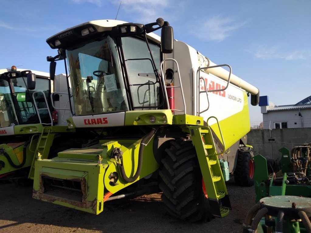 Oldtimer-Mähdrescher des Typs CLAAS Lexion 570, Neumaschine in Київ (Bild 5)