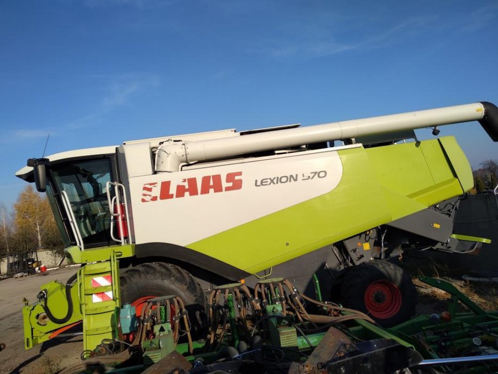 Oldtimer-Mähdrescher des Typs CLAAS Lexion 570, Neumaschine in Київ (Bild 3)