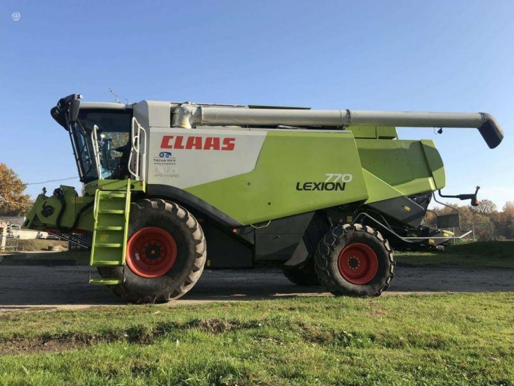 Oldtimer-Mähdrescher of the type CLAAS Lexion 770, Neumaschine in Рівне (Picture 2)