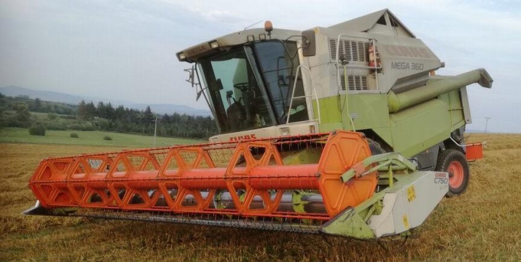 Oldtimer-Mähdrescher del tipo CLAAS Mega 360, Neumaschine In Полтава (Immagine 2)