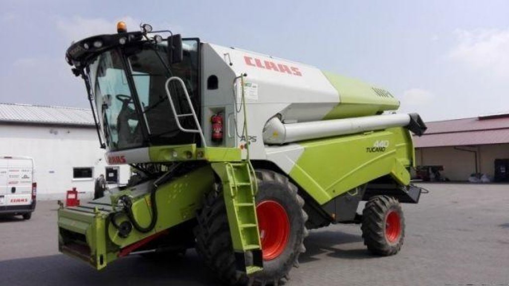 Oldtimer-Mähdrescher des Typs CLAAS Tucano 440, Gebrauchtmaschine in Київ (Bild 1)