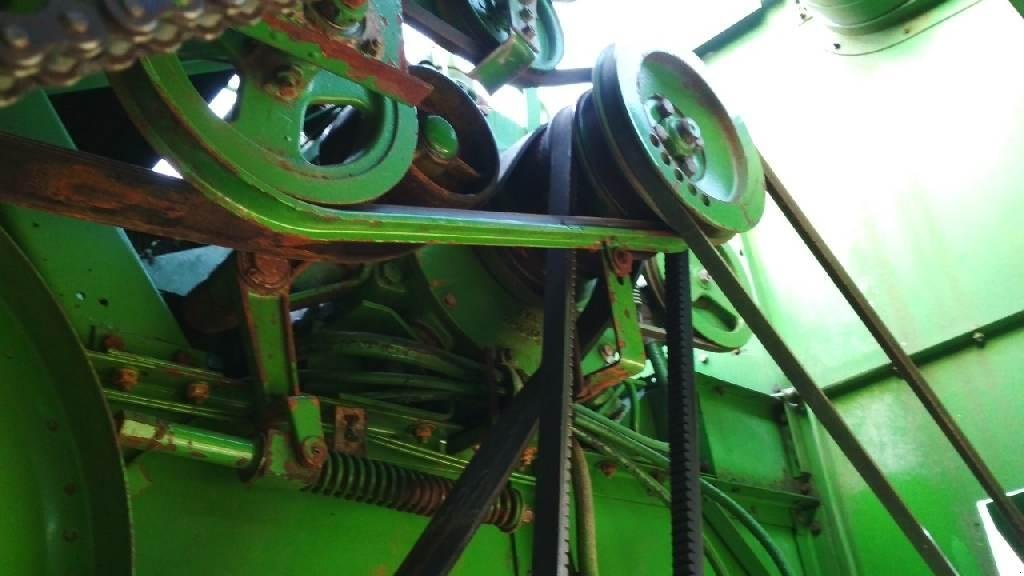 Oldtimer-Mähdrescher des Typs John Deere 1042, Neumaschine in Херсон (Bild 3)