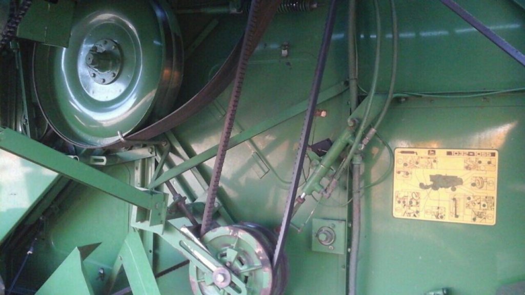 Oldtimer-Mähdrescher des Typs John Deere 1052, Neumaschine in Червоноград (Bild 12)
