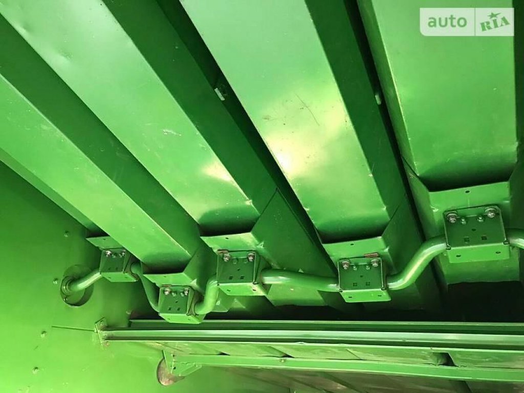 Oldtimer-Mähdrescher des Typs John Deere 2066, Neumaschine in Тернопіль (Bild 4)