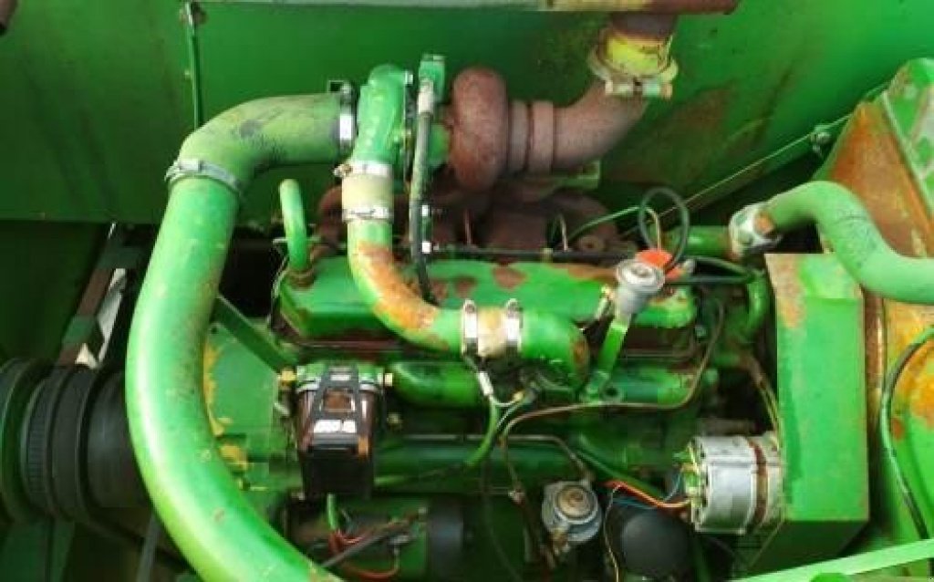 Oldtimer-Mähdrescher des Typs John Deere 945, Neumaschine in Херсон (Bild 2)