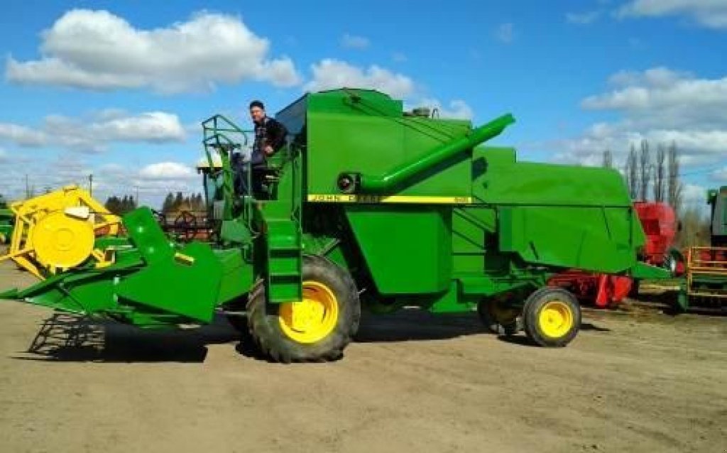 Oldtimer-Mähdrescher des Typs John Deere 945, Neumaschine in Херсон (Bild 4)