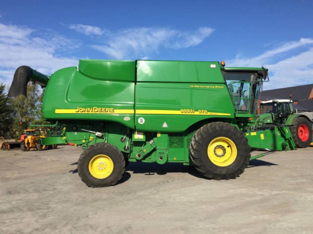 Oldtimer-Mähdrescher a típus John Deere 9880i STS, Neumaschine ekkor: Рівне (Kép 4)