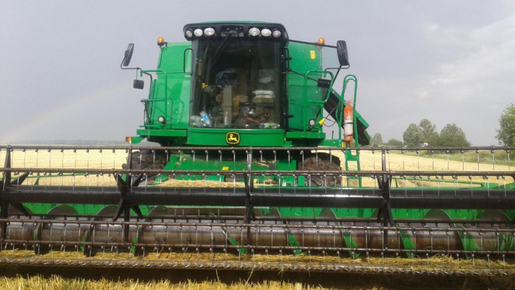 Oldtimer-Mähdrescher des Typs John Deere T670i, Neumaschine in Київ (Bild 1)