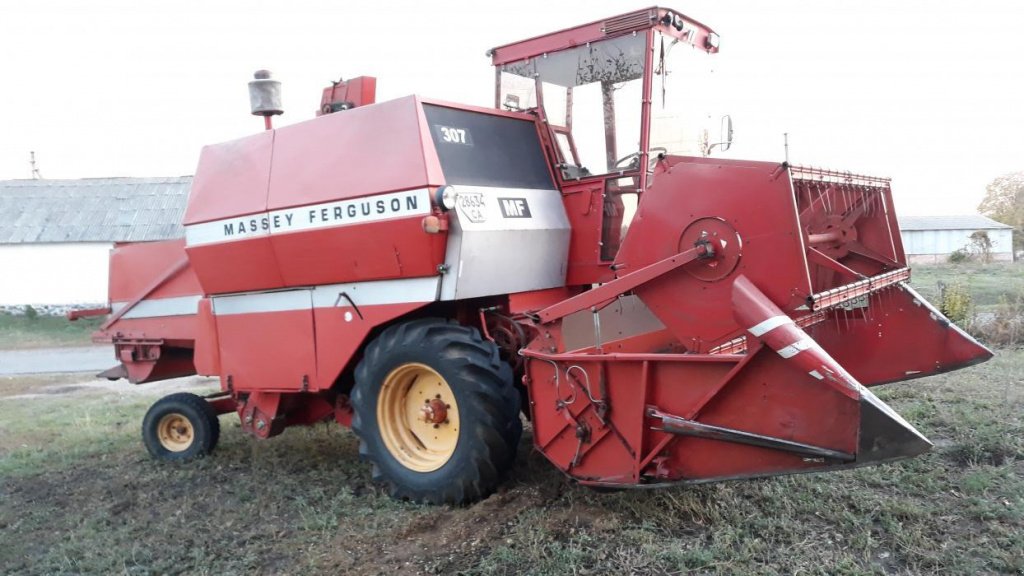 Oldtimer-Mähdrescher typu Massey Ferguson 307, Neumaschine v Шпола (Obrázek 1)