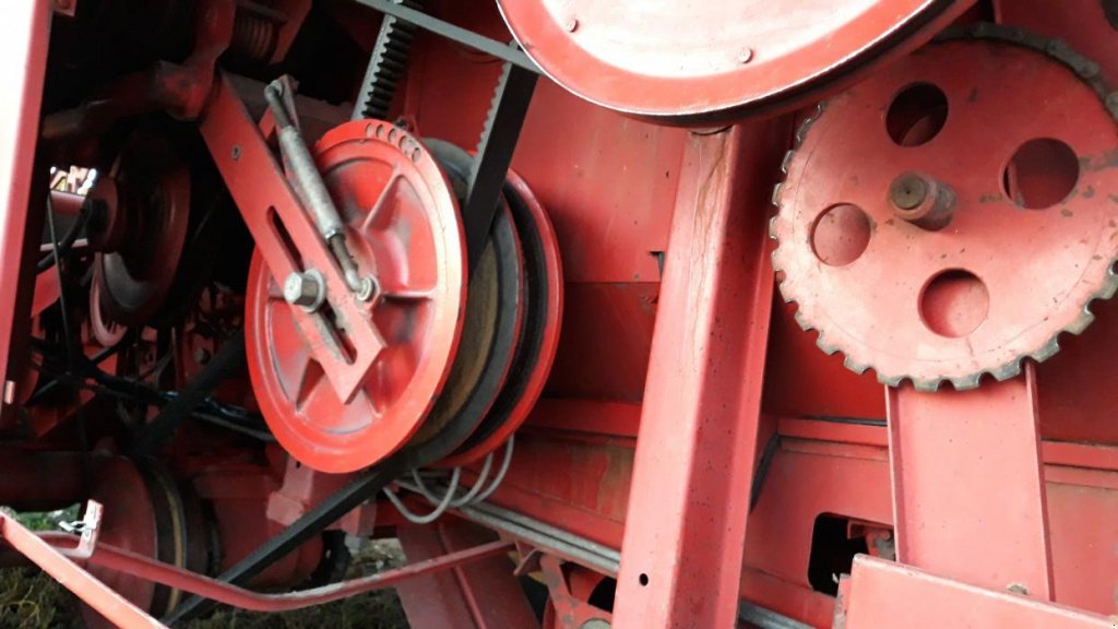 Oldtimer-Mähdrescher typu Massey Ferguson 307, Neumaschine v Шпола (Obrázek 9)