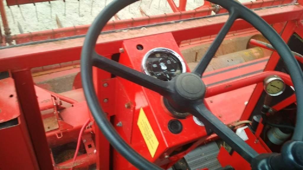 Oldtimer-Mähdrescher a típus Massey Ferguson 440, Neumaschine ekkor: Херсон (Kép 4)