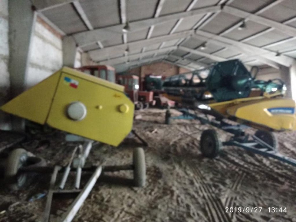 Oldtimer-Mähdrescher del tipo New Holland CX6090, Neumaschine In Біла Церква (Immagine 12)