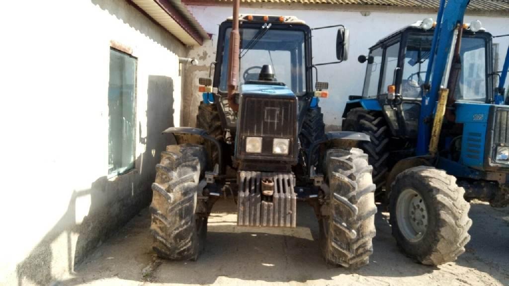 Oldtimer-Traktor des Typs Belarus Беларус-1221, Neumaschine in Херсон (Bild 5)