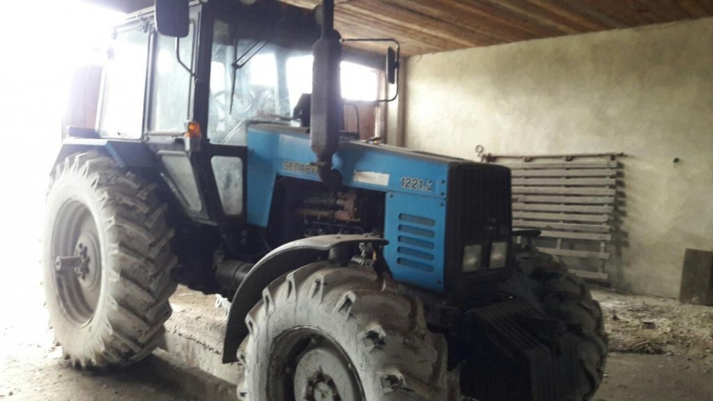Oldtimer-Traktor typu Belarus Беларус-1221.2, Neumaschine v Чемеревці (Obrázek 3)