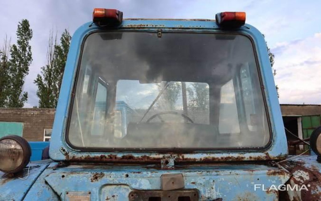 Oldtimer-Traktor Türe ait Belarus Беларус-80, Neumaschine içinde Херсон (resim 3)