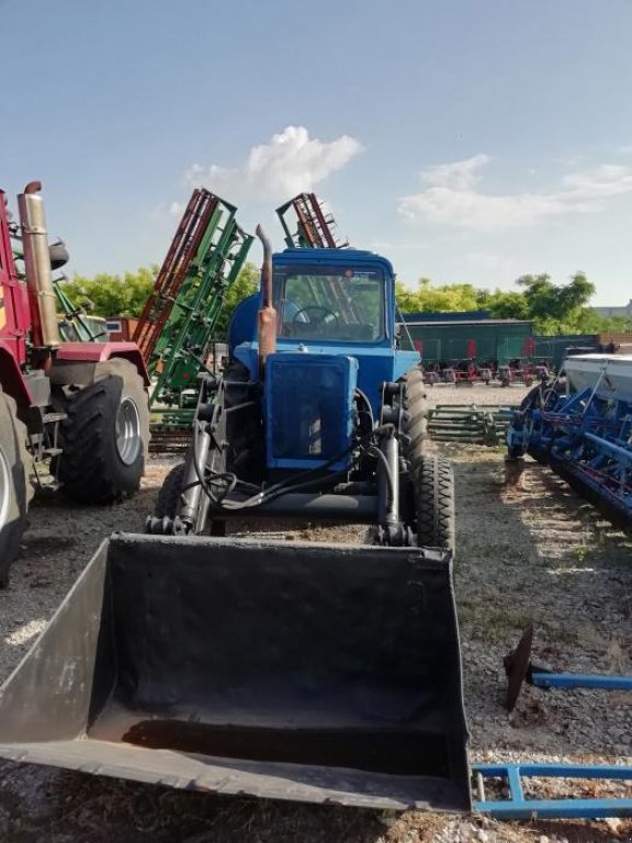 Oldtimer-Traktor des Typs Belarus Беларус-80, Neumaschine in Кропивницький (Bild 1)