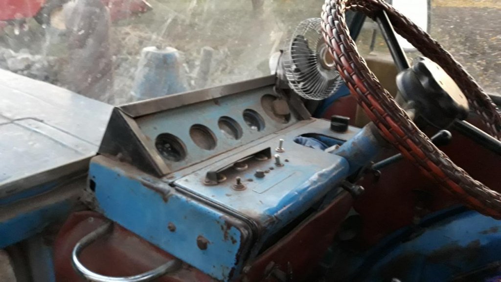 Oldtimer-Traktor typu Belarus Беларус-82, Neumaschine v Шпола (Obrázek 2)