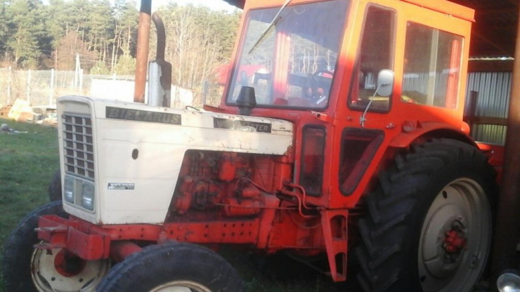 Oldtimer-Traktor des Typs Belarus Беларус-952.6, Neumaschine in Червоноград (Bild 2)