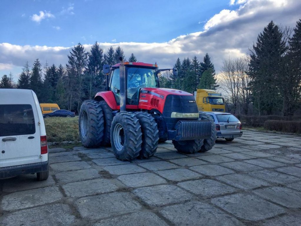 Oldtimer-Traktor des Typs Case IH 335, Neumaschine in Львів (Bild 1)