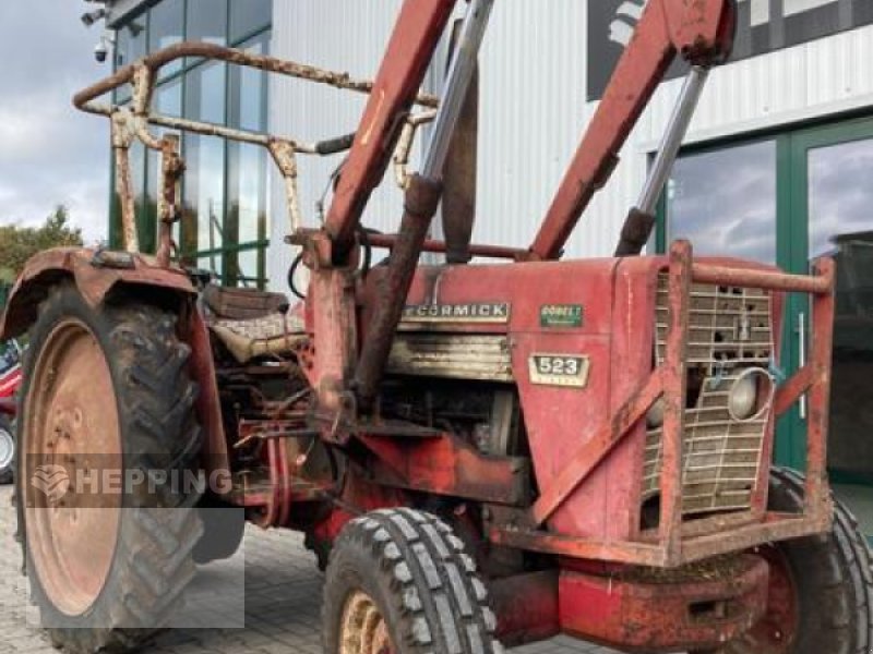 Oldtimer-Traktor des Typs Case IH IHC 523, Gebrauchtmaschine in Balve (Bild 1)