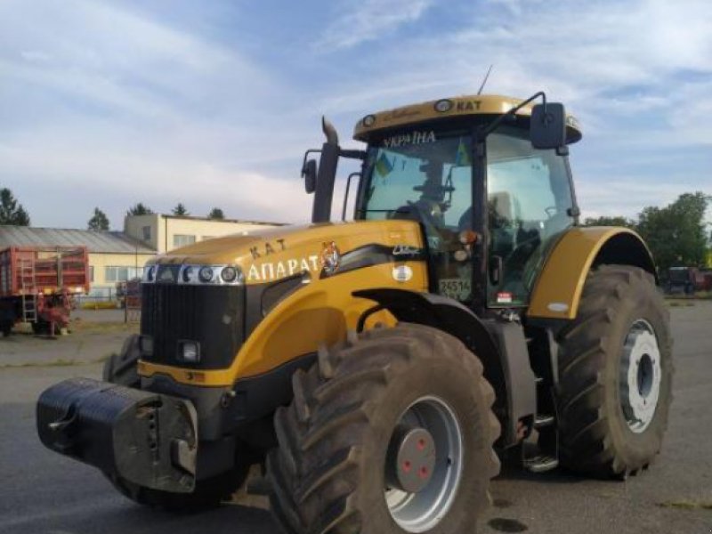 Oldtimer-Traktor des Typs CHALLENGER MT655C, Neumaschine in Красилів (Bild 1)