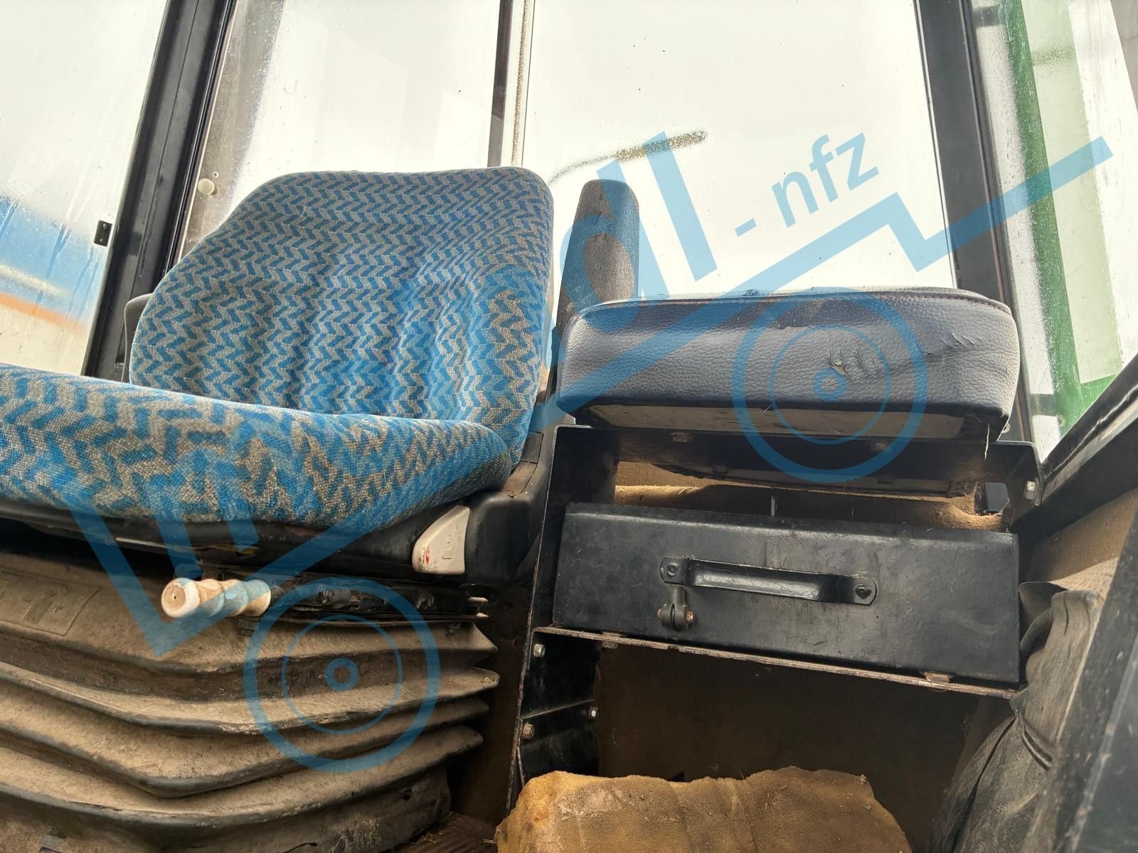 Oldtimer-Traktor of the type Deutz-Fahr Intrac 2004, Gebrauchtmaschine in Eferding (Picture 16)