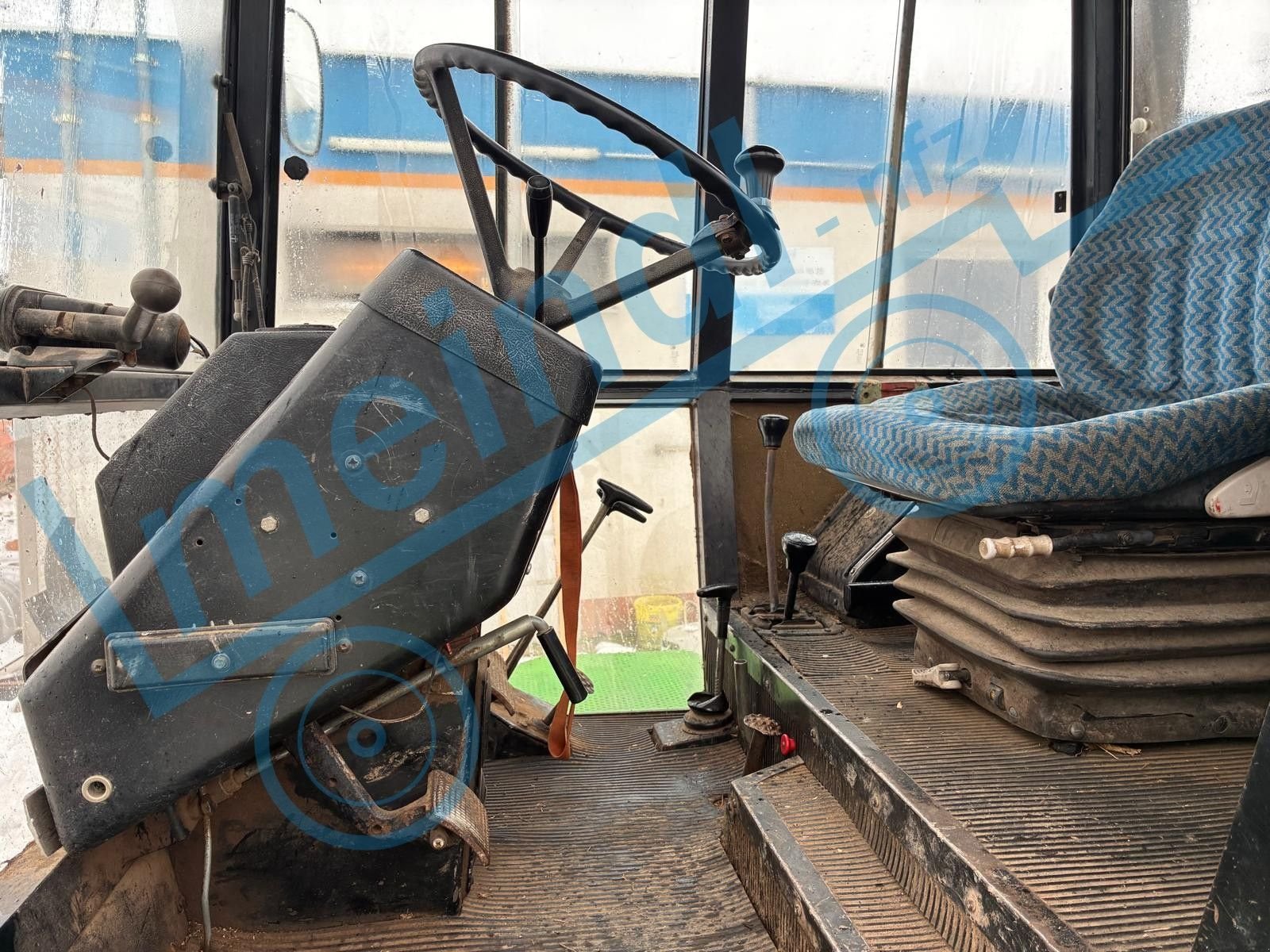 Oldtimer-Traktor of the type Deutz-Fahr Intrac 2004, Gebrauchtmaschine in Eferding (Picture 15)