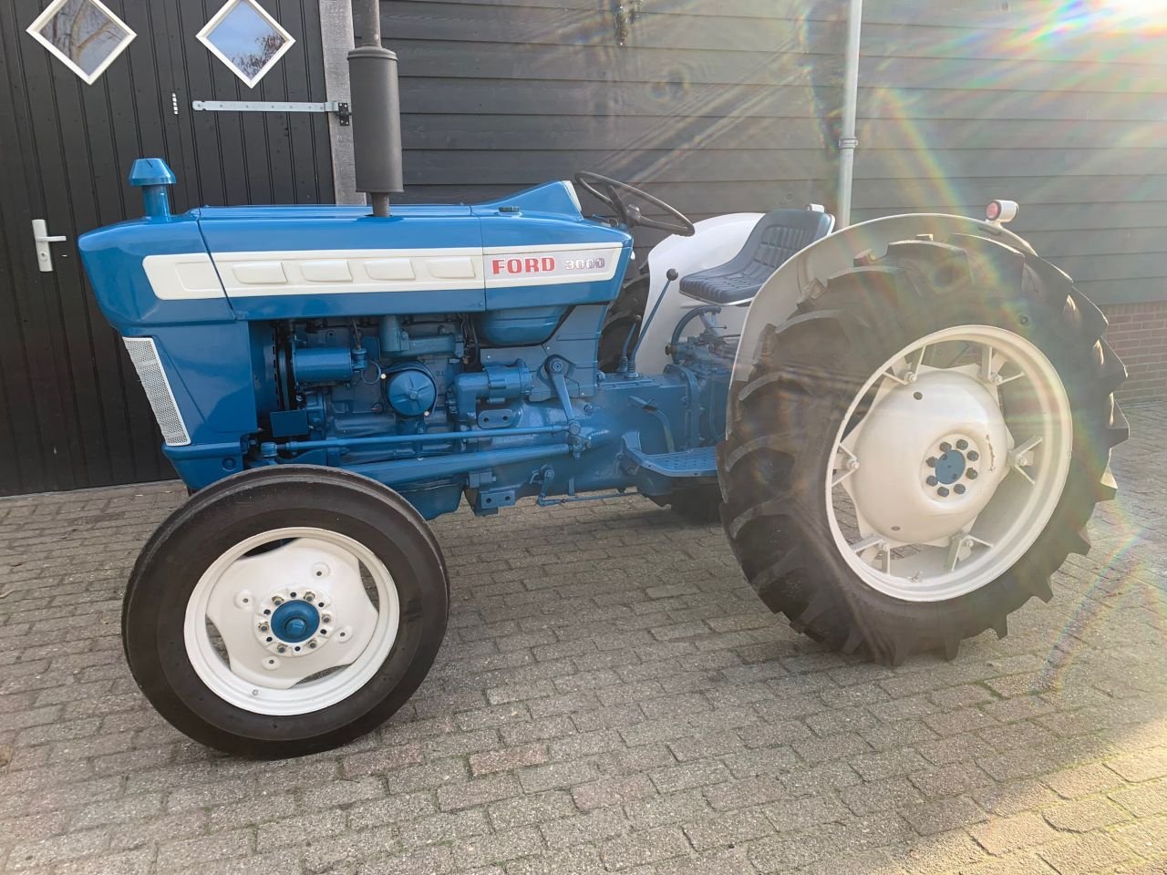 Oldtimer-Traktor of the type Ford 3000, Gebrauchtmaschine in Moerkapelle (Picture 7)