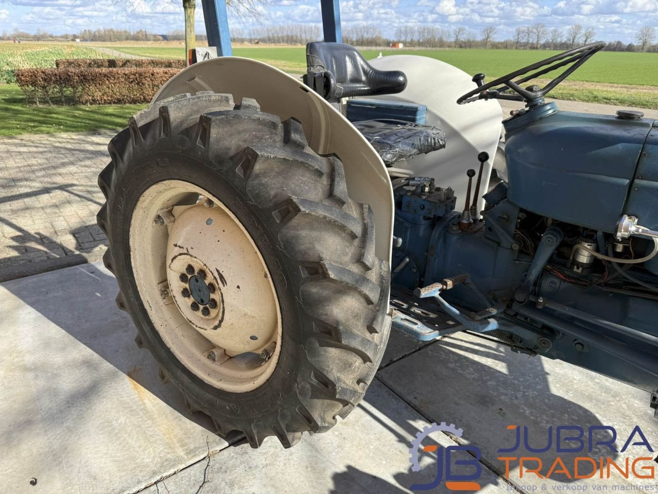 Oldtimer-Traktor du type Ford Super Dexta, Gebrauchtmaschine en Buggenum (Photo 9)