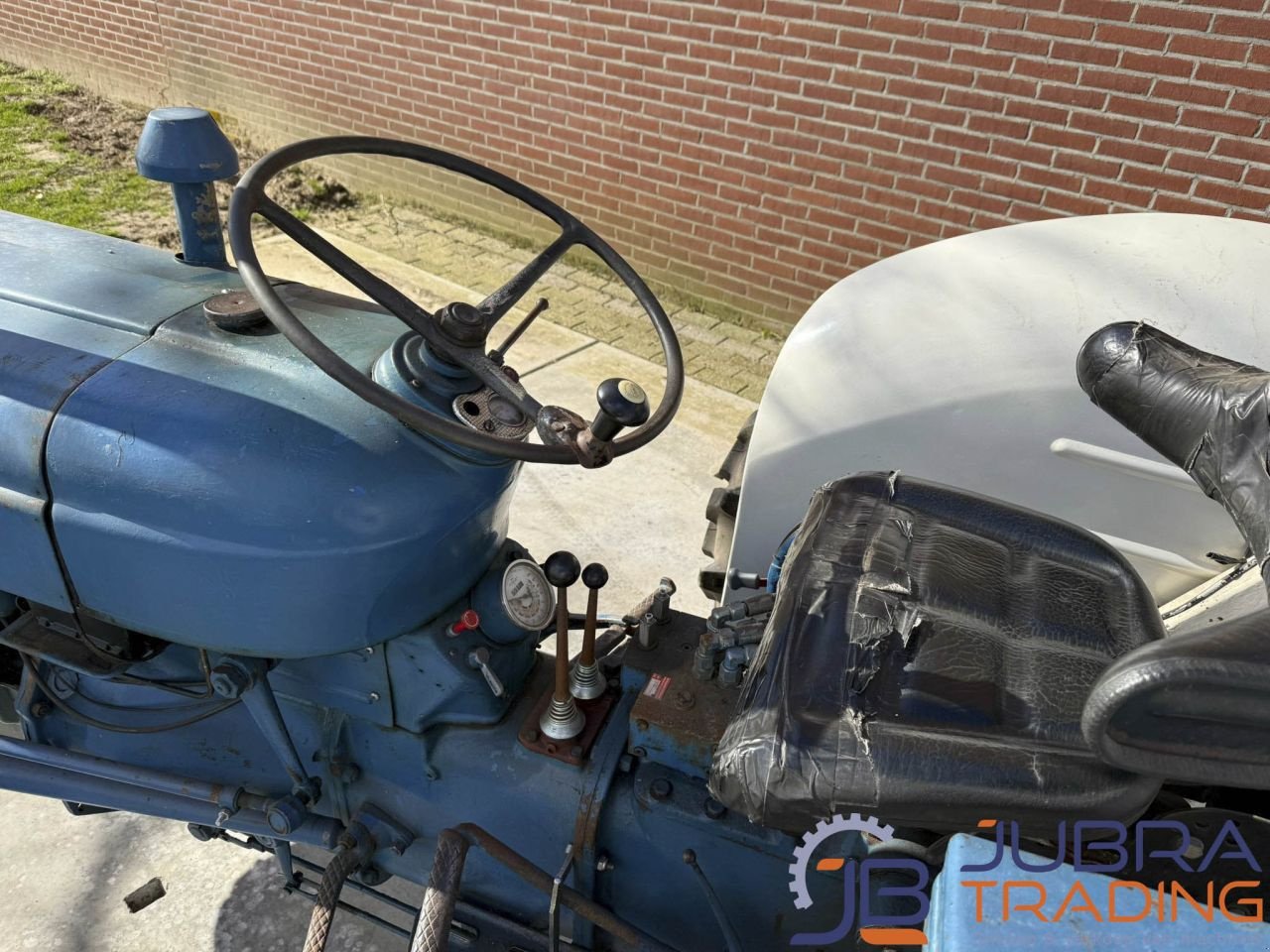 Oldtimer-Traktor du type Ford Super Dexta, Gebrauchtmaschine en Buggenum (Photo 10)