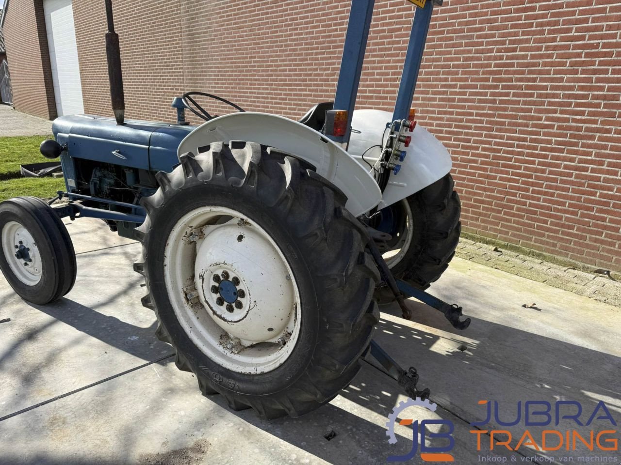 Oldtimer-Traktor du type Ford Super Dexta, Gebrauchtmaschine en Buggenum (Photo 5)