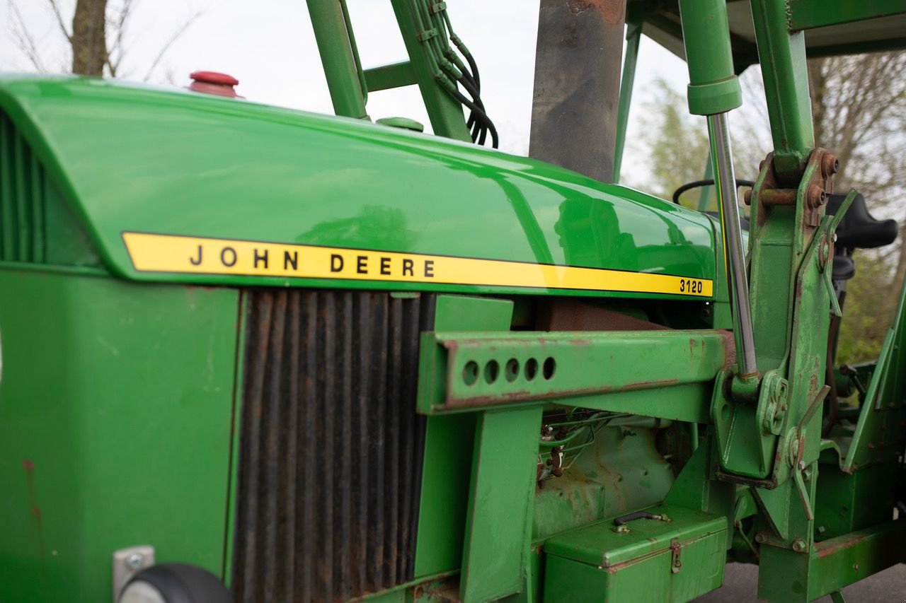 Oldtimer-Traktor des Typs John Deere 3120, Gebrauchtmaschine in Grijpskerk (Bild 7)