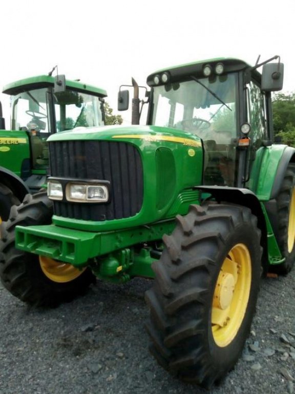 Oldtimer-Traktor del tipo John Deere 6520, Neumaschine en Звенигородка (Imagen 1)