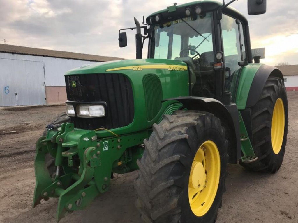 Oldtimer-Traktor des Typs John Deere 6920, Neumaschine in Полтава (Bild 1)