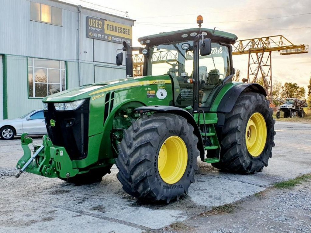 Oldtimer-Traktor typu John Deere 8285R, Neumaschine v Біла Церква (Obrázek 1)
