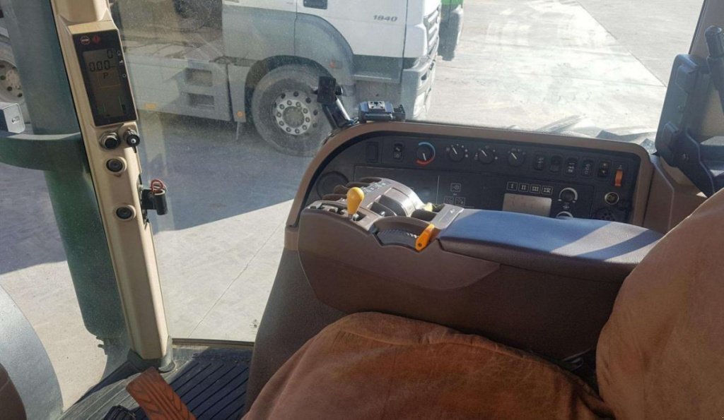 Oldtimer-Traktor a típus John Deere 8330, Neumaschine ekkor: Біла Церква (Kép 7)