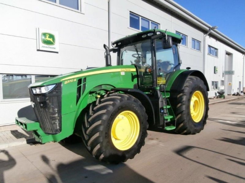 Oldtimer-Traktor tip John Deere 8370R, Neumaschine in Путрівка (Poză 1)