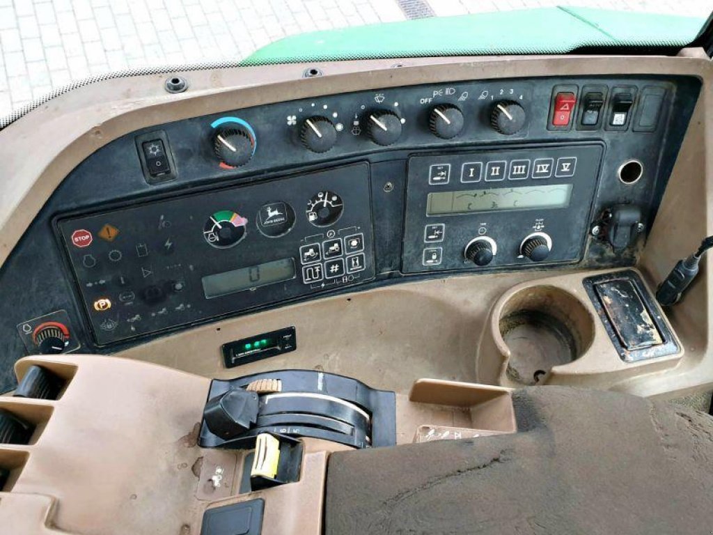 Oldtimer-Traktor del tipo John Deere 8400, Neumaschine en Київ (Imagen 7)