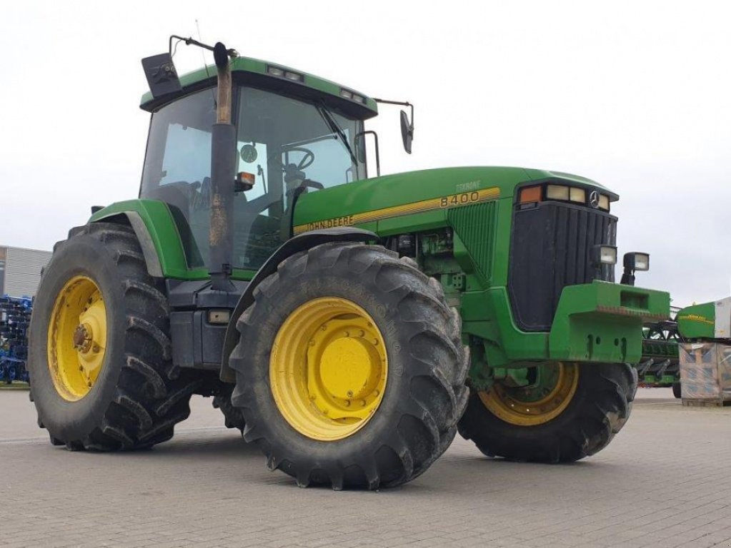 Oldtimer-Traktor a típus John Deere 8400, Neumaschine ekkor: Київ (Kép 2)
