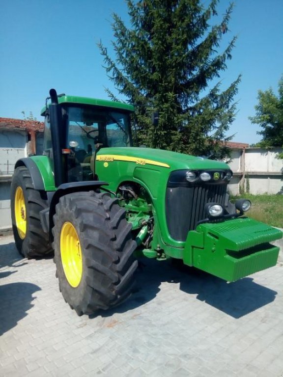 Oldtimer-Traktor del tipo John Deere 8420, Neumaschine en Звенигородка (Imagen 2)