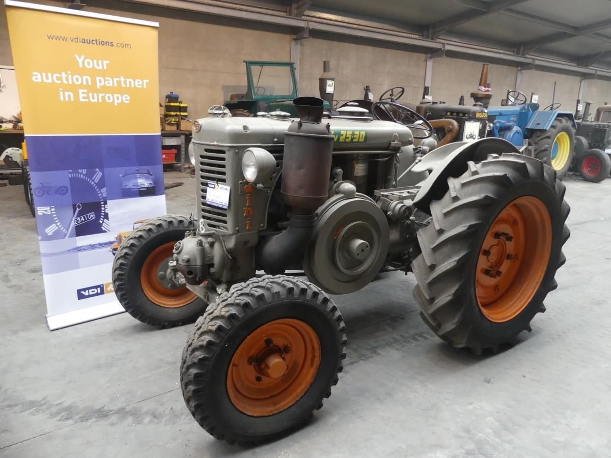 Oldtimer-Traktor of the type Landini L25, Gebrauchtmaschine in Deurne (Picture 1)